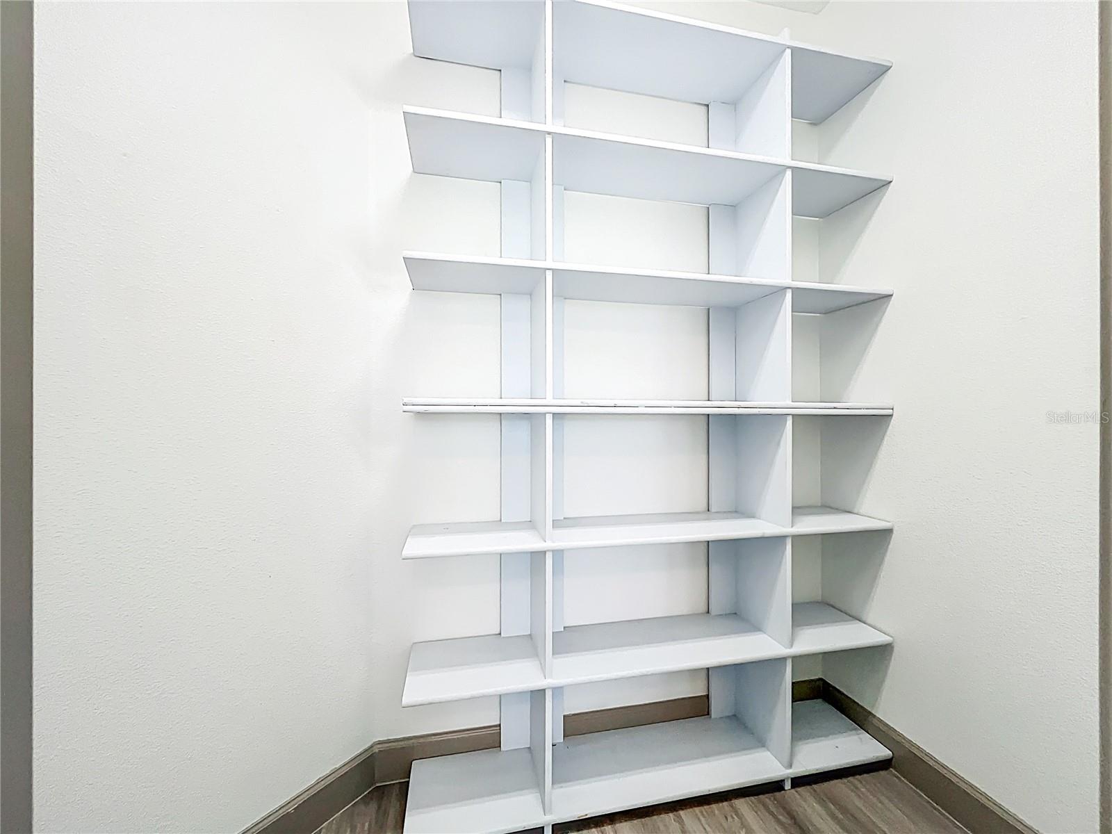 LAKES/WINDERMERE PH 04 - Residential