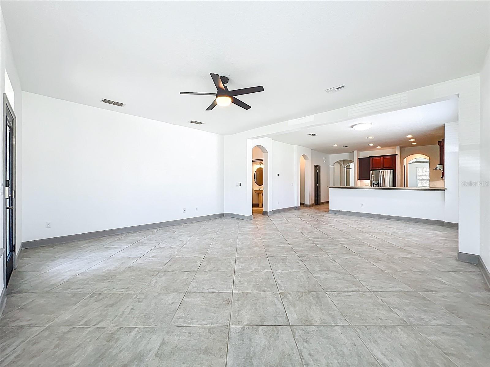 LAKES/WINDERMERE PH 04 - Residential