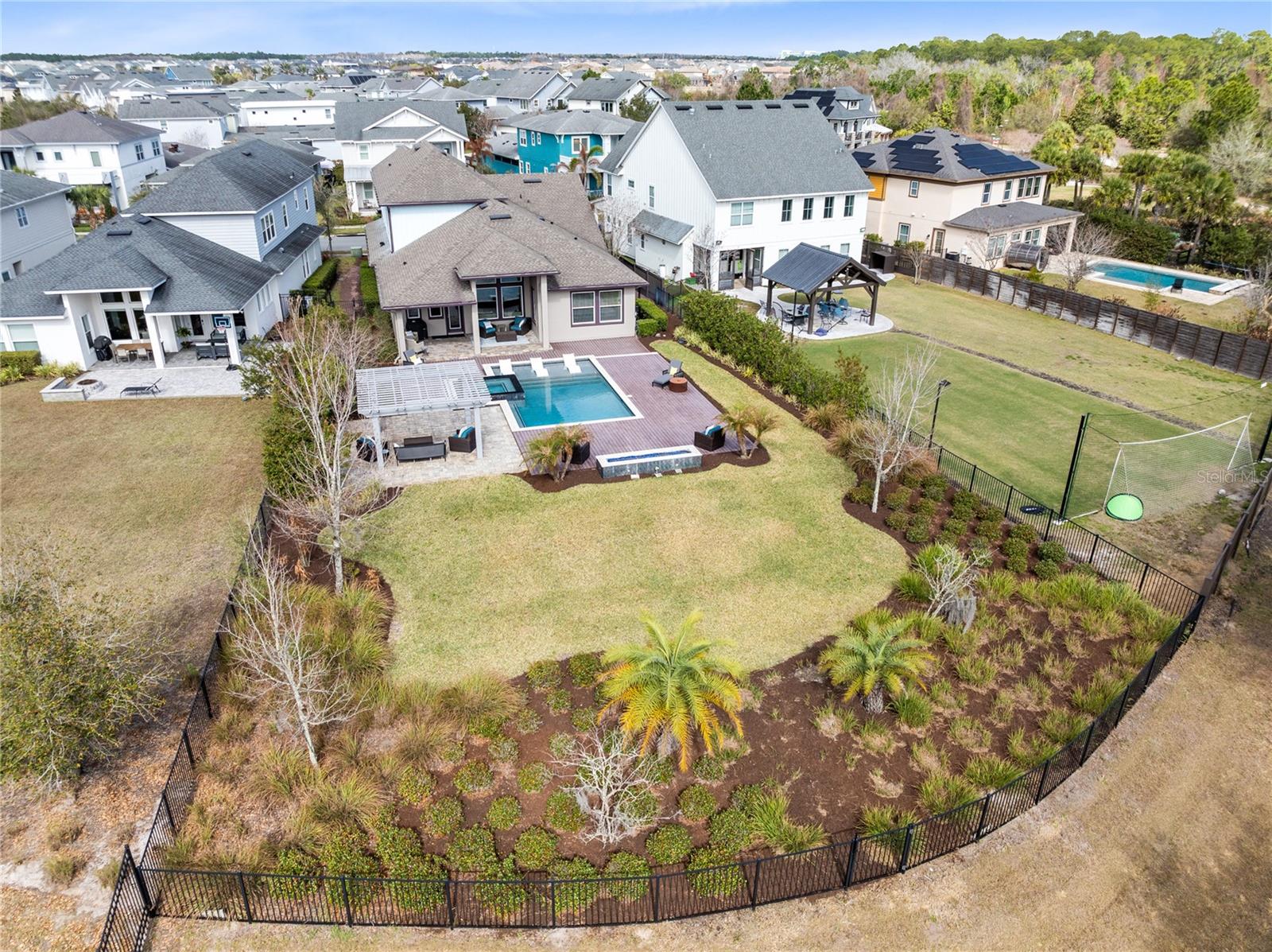 LAUREATE PARK - Residential