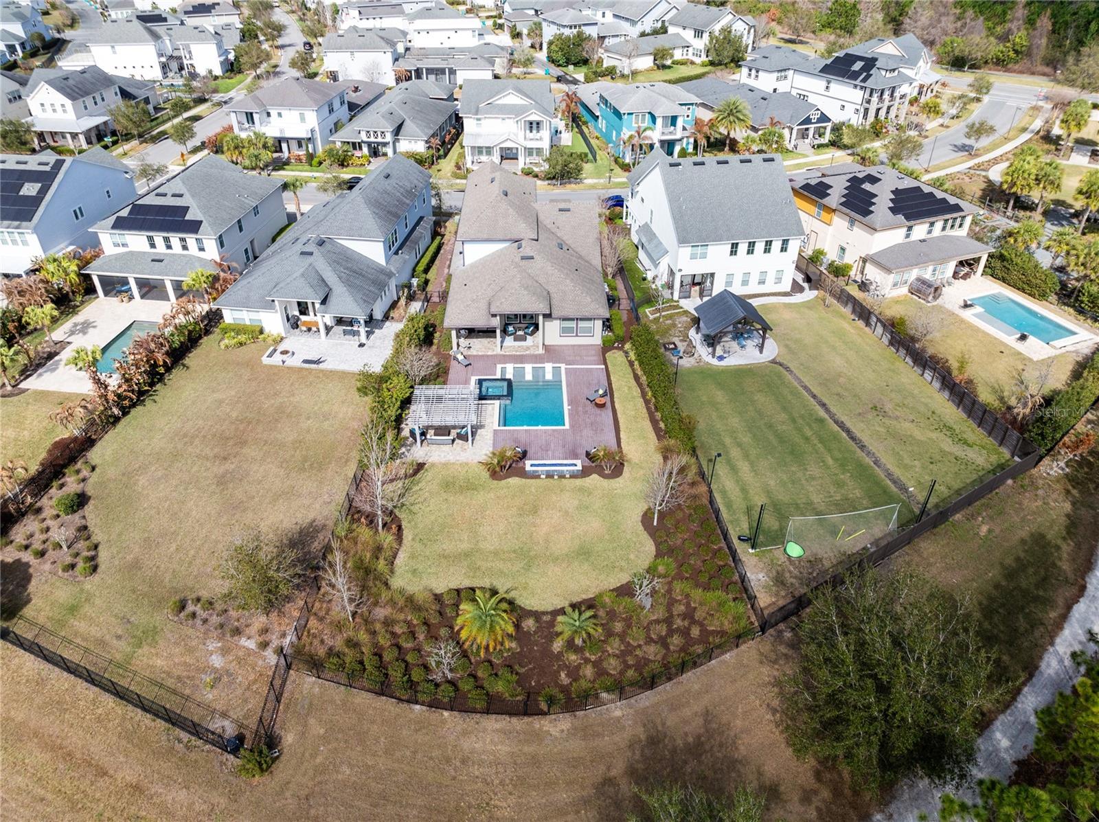 LAUREATE PARK - Residential