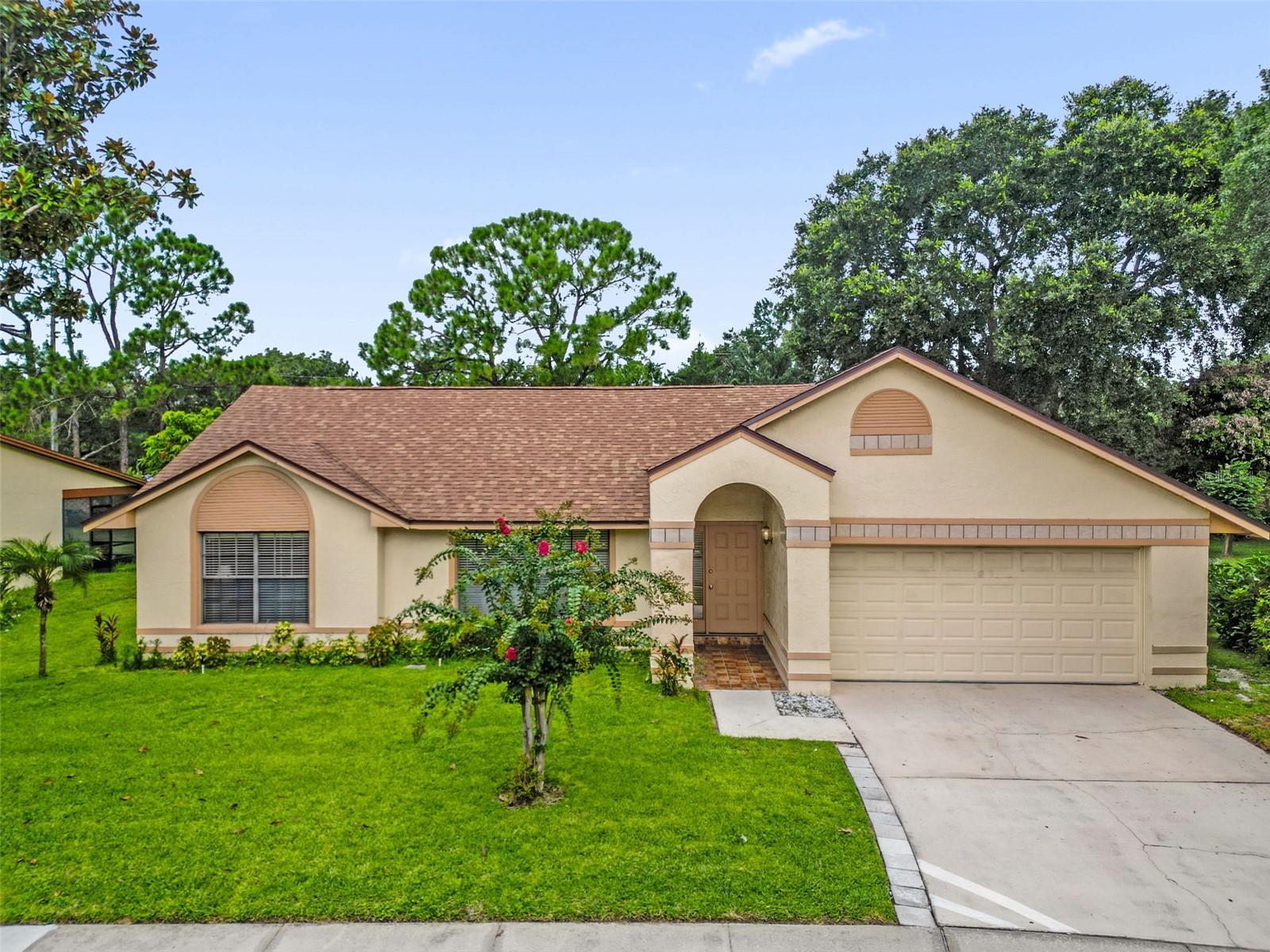 3044 CRESTED CIRCLE