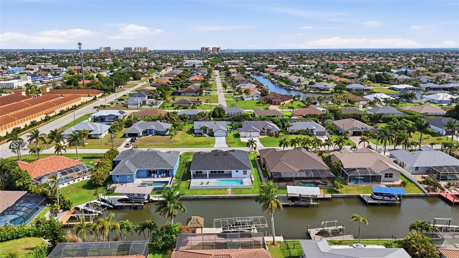 CAPE CORAL - Residential