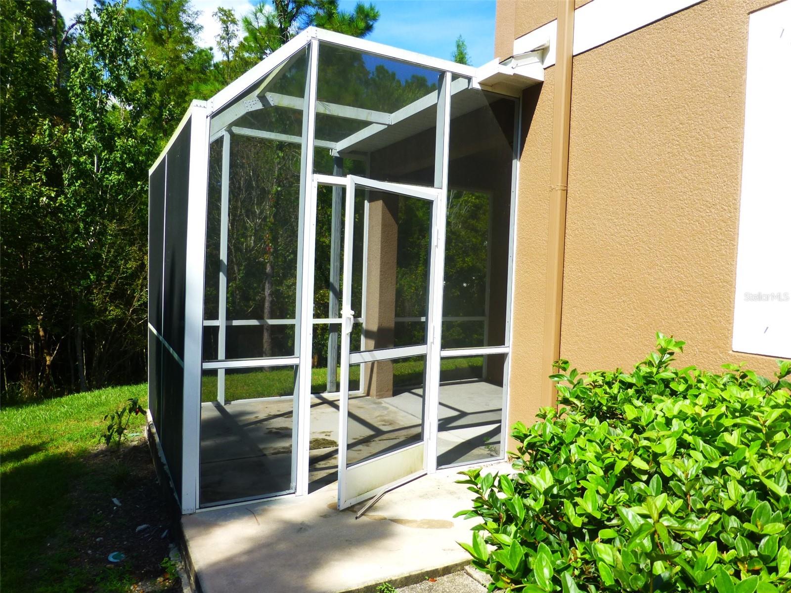 SOUTH HAMPTON - Residential Lease