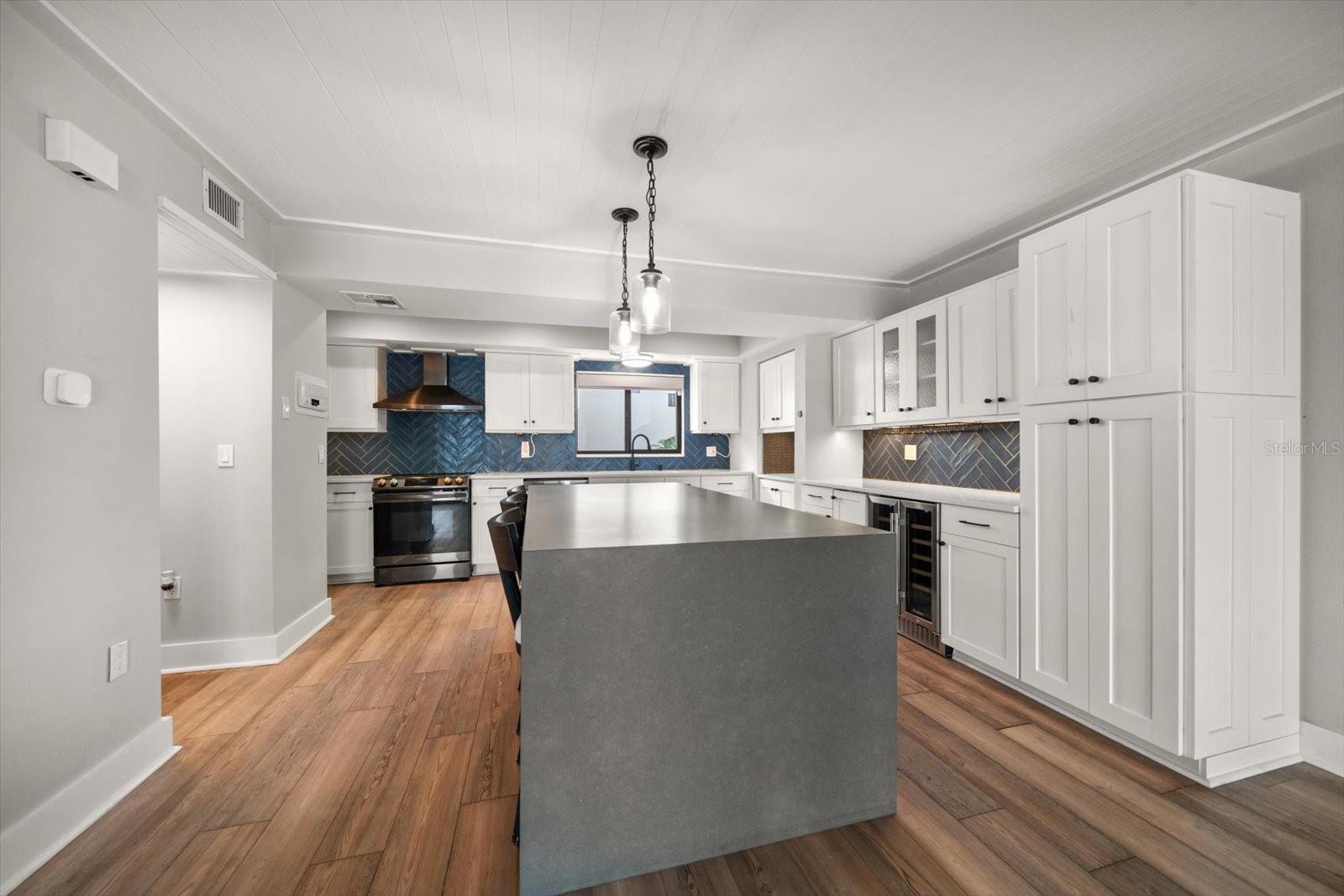 VILLAGE ON ISLAND ESTATES - Residential Lease