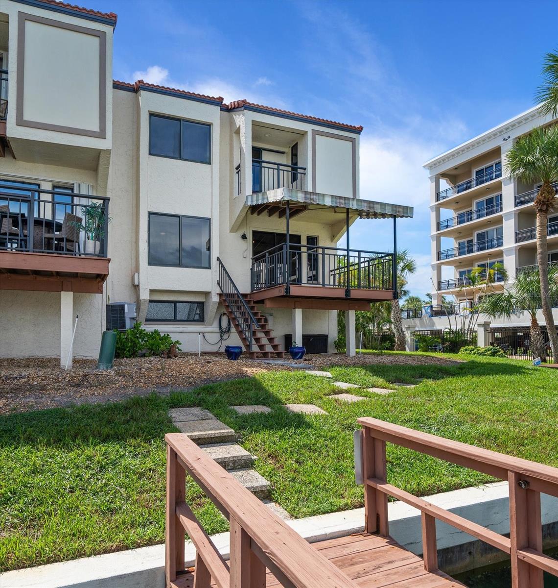 VILLAGE ON ISLAND ESTATES - Residential Lease