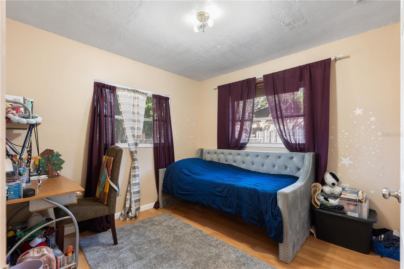 ORANGE MANOR - Residential