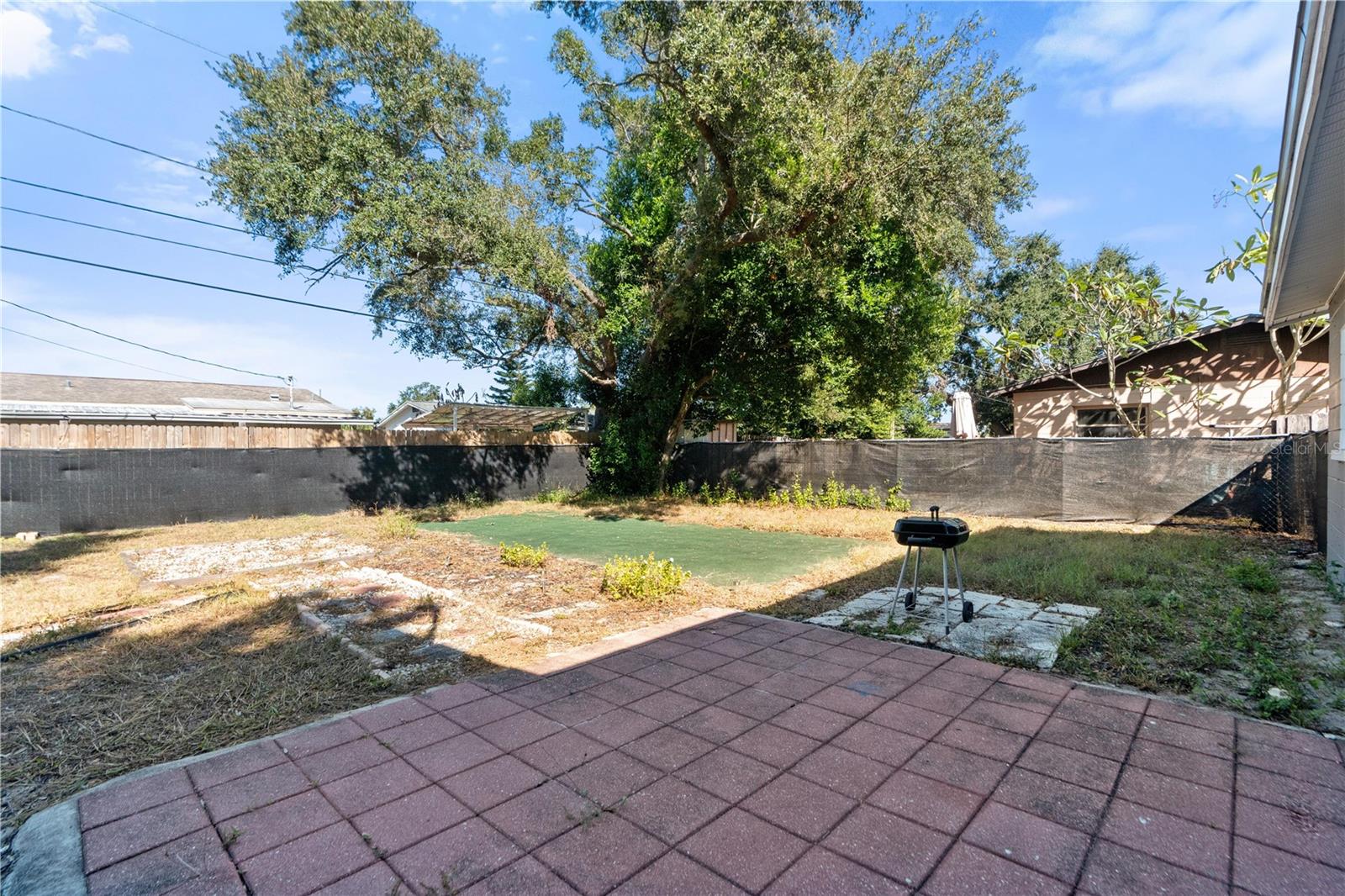 ORANGE MANOR - Residential