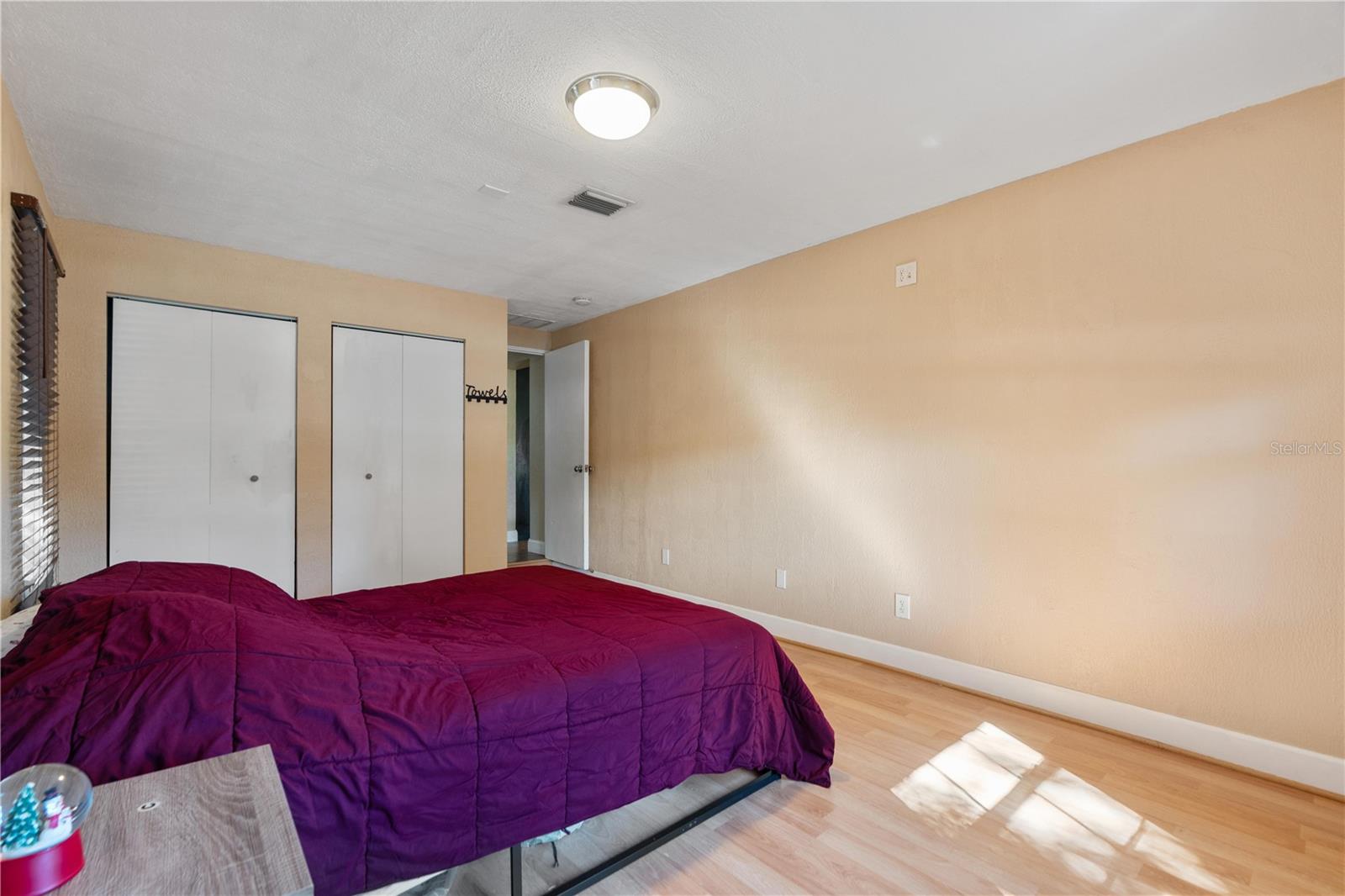 ORANGE MANOR - Residential