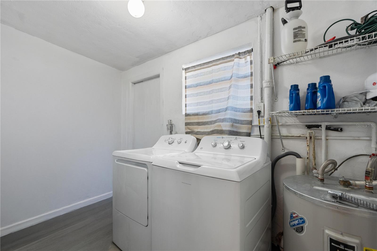 ORANGE MANOR - Residential