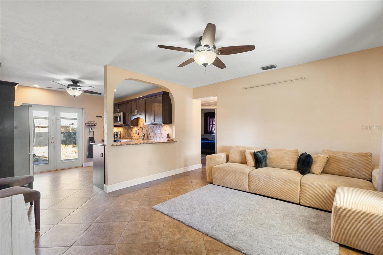 ORANGE MANOR - Residential