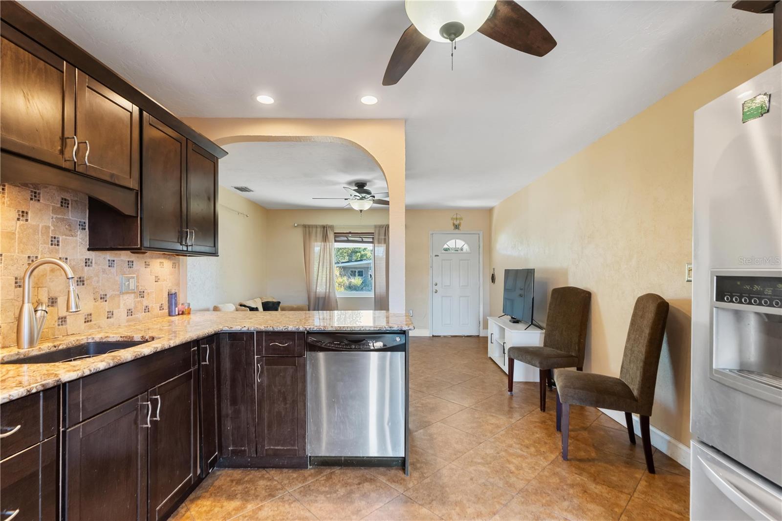 ORANGE MANOR - Residential