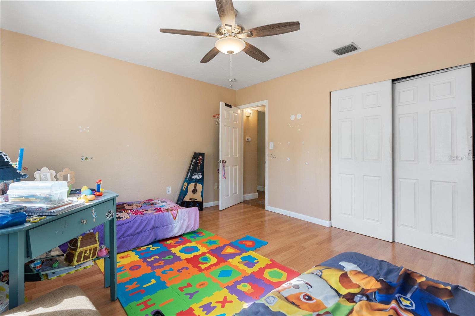 ORANGE MANOR - Residential