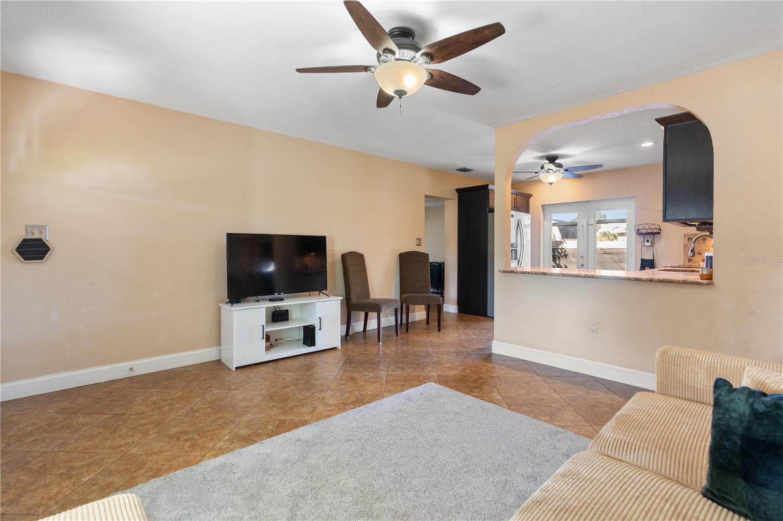 ORANGE MANOR - Residential