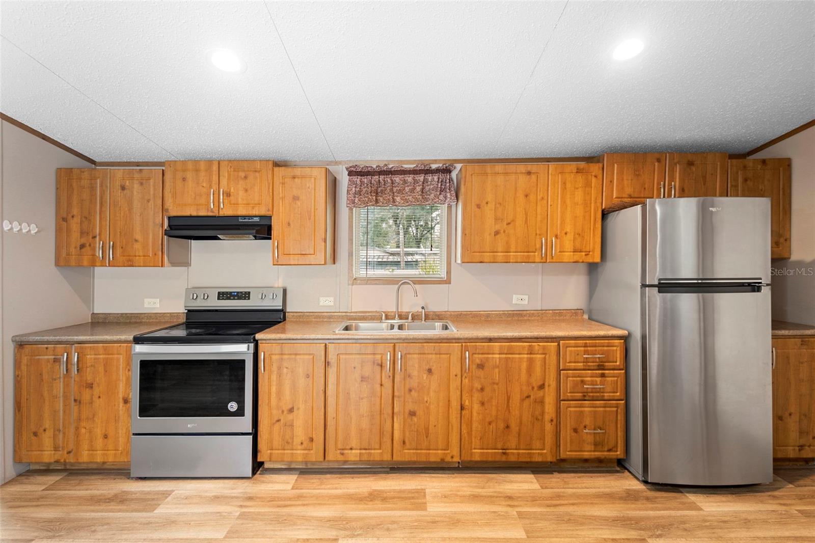 ROBINSON PINES - Residential