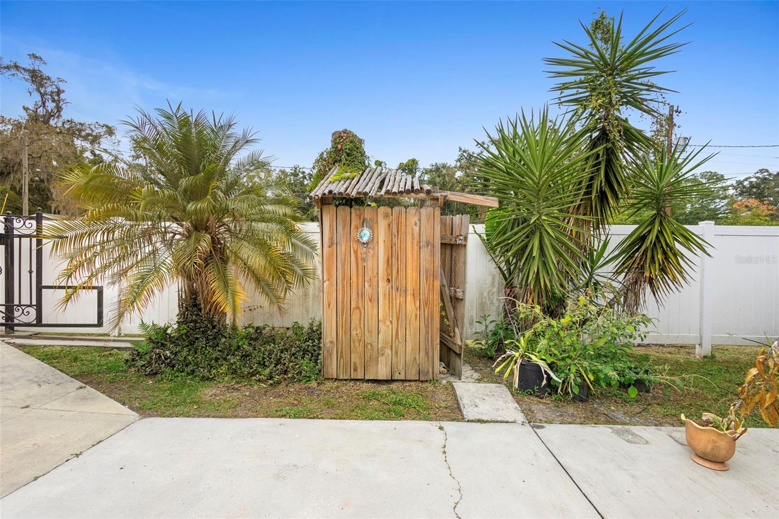 ROBINSON PINES - Residential