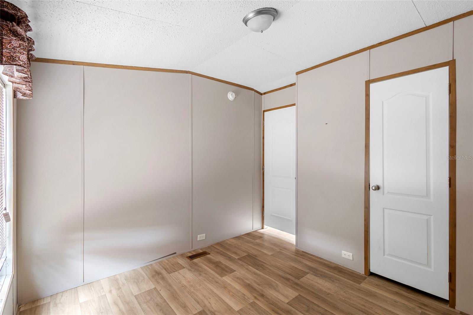 ROBINSON PINES - Residential