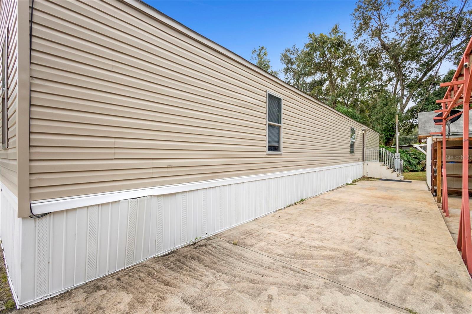 ROBINSON PINES - Residential