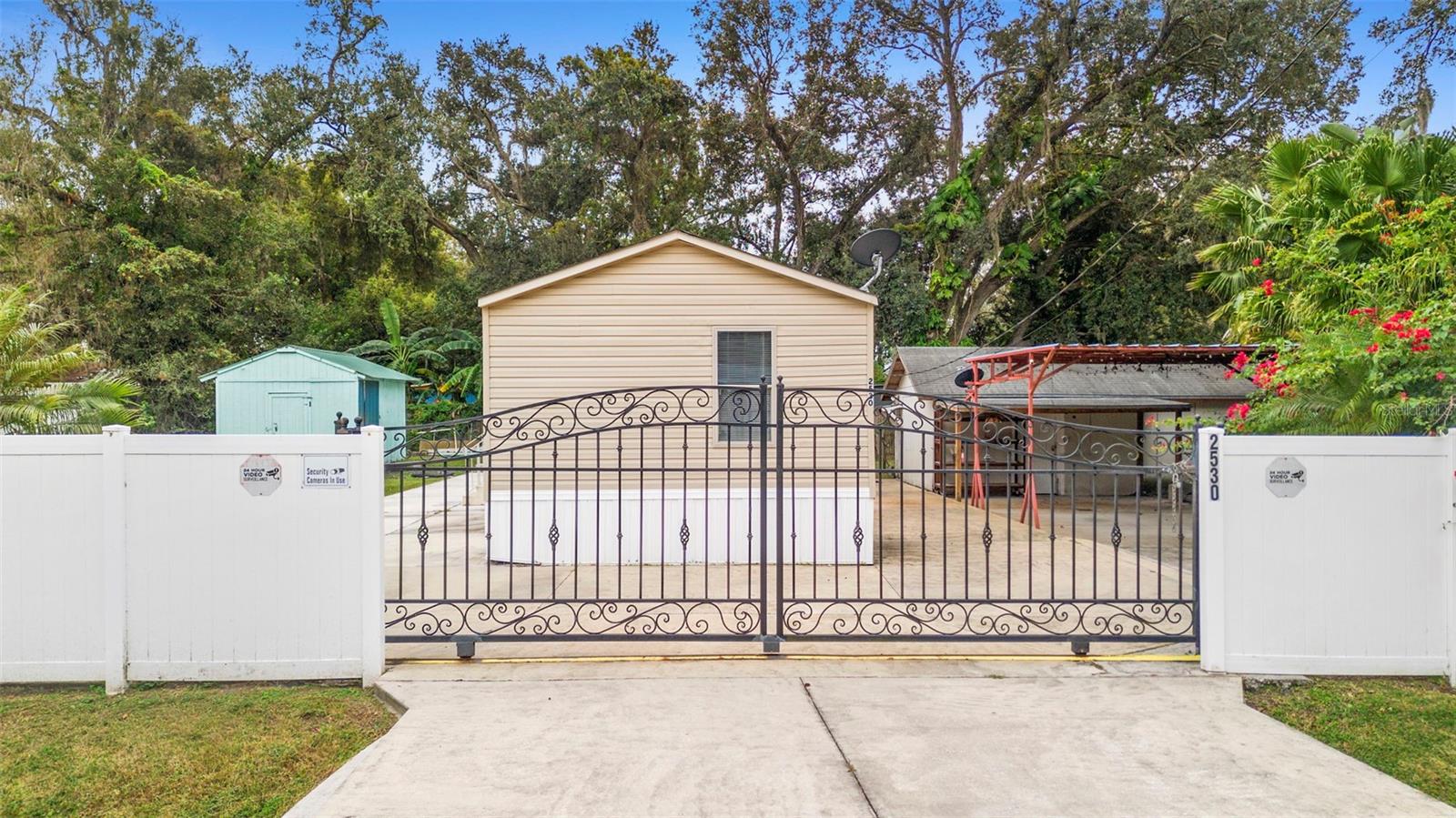 ROBINSON PINES - Residential