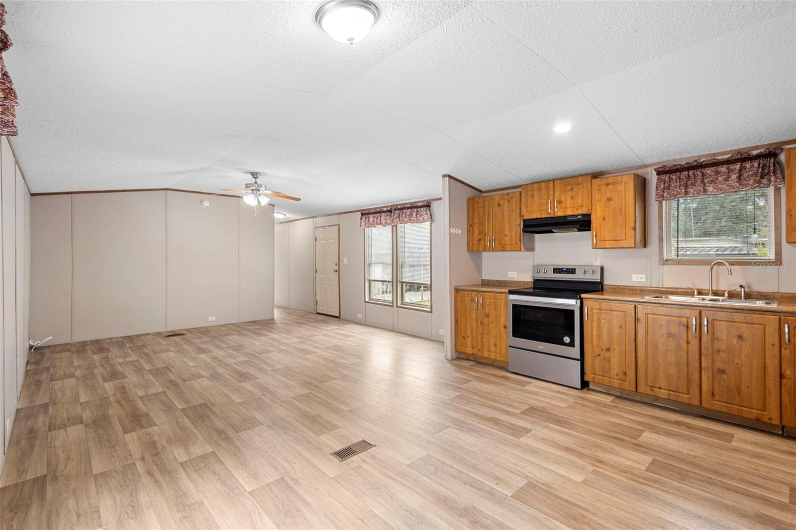 ROBINSON PINES - Residential