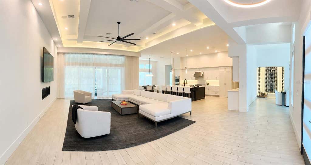Photo of 5021 W Homer Avenue, Tampa, FL 33629 (MLS # TB8542569)