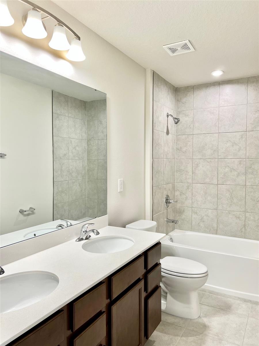 SIENA RESERVE PH 2A & 2B - Residential Lease