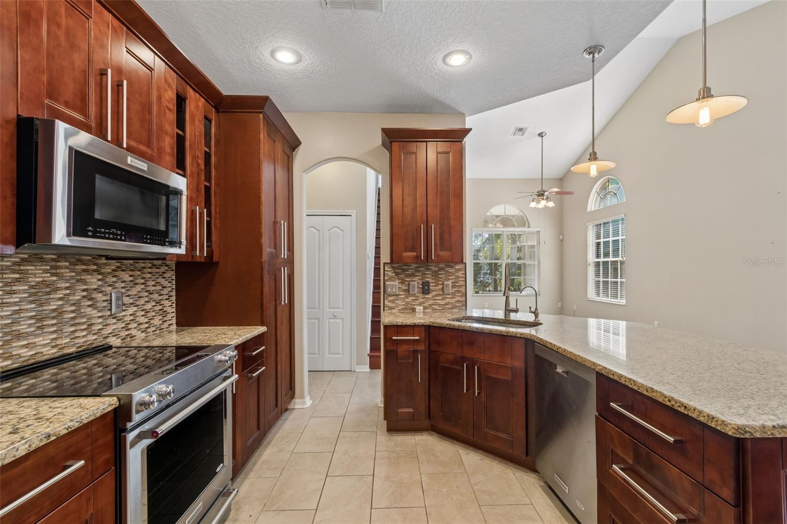 GRASSY POINTE - PH 1 - Residential