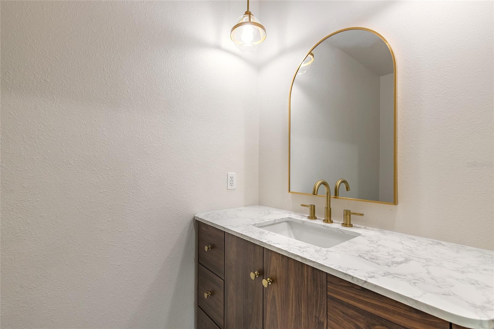 RAY MAR HEIGHTS BELLEWOOD - Residential