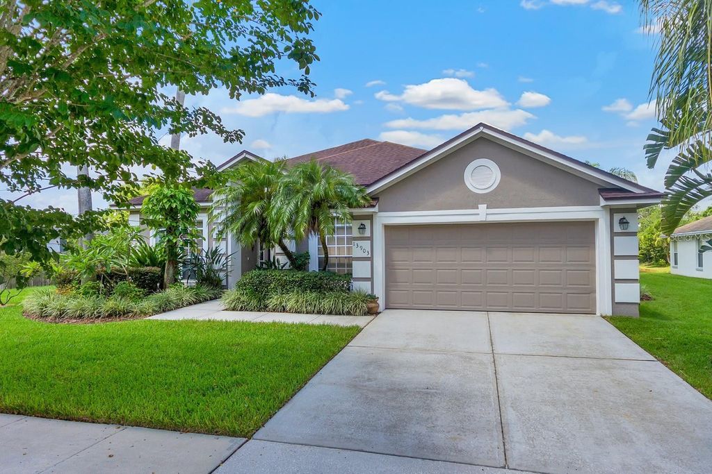 Photo of 13903 Bluewater Circle, Orlando, FL 32828 (MLS # R4911354)