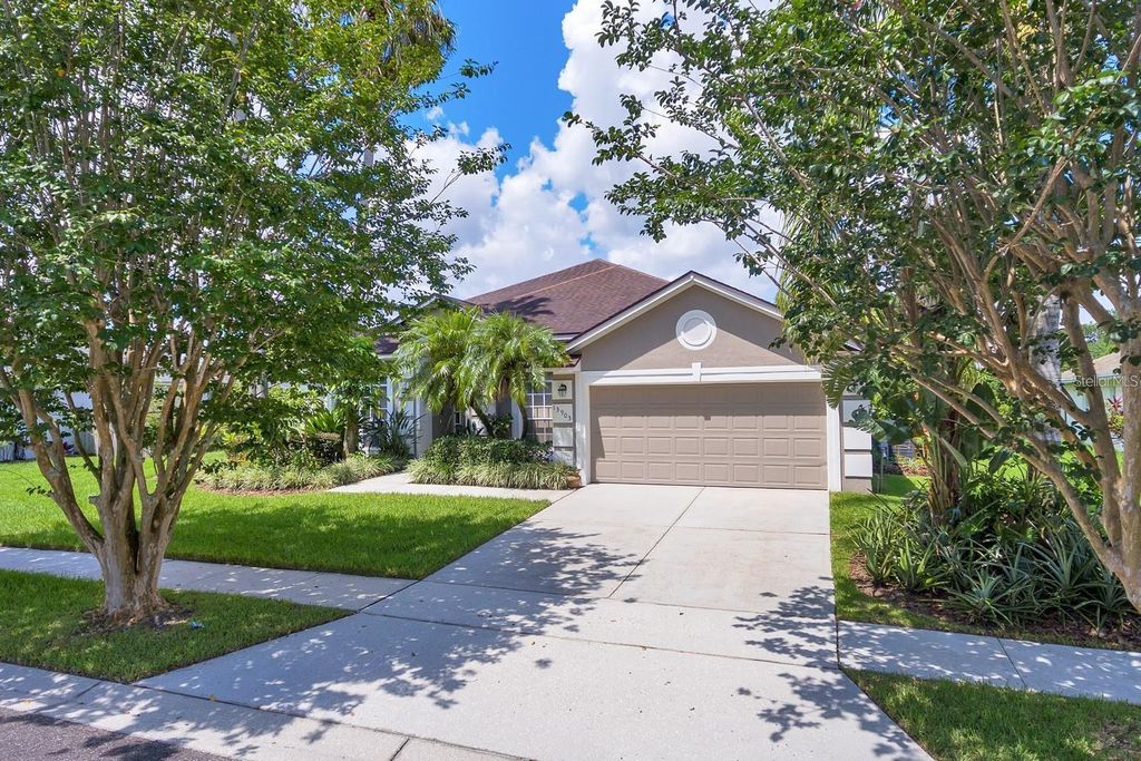 Photo of 13903 Bluewater Circle, Orlando, FL 32828 (MLS # R4911354)