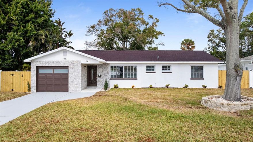 Charming 3-bedroom, 2-bath home in a prime Saint Petersburg location! Enjoy easy access to downtown, local golf courses, and beautiful Gulf Coast beaches. This home features a spacious living area, an updated kitchen with modern appliances, and a private backyard perfect for relaxing or entertaining. Conveniently located near shopping, dining, and top-rated schools – the ideal combination of comfort and lifestyle.

Available for rent – schedule your showing today!