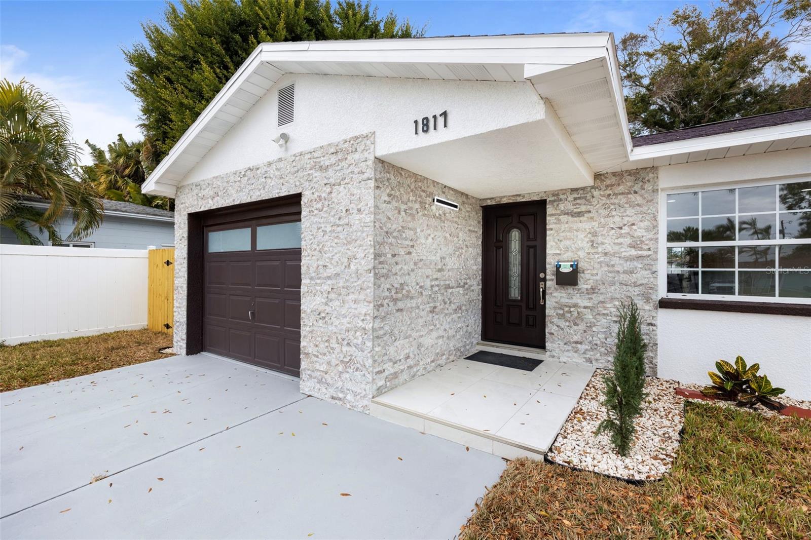 SHORE ACRES EDGEWATER SEC - Residential Lease