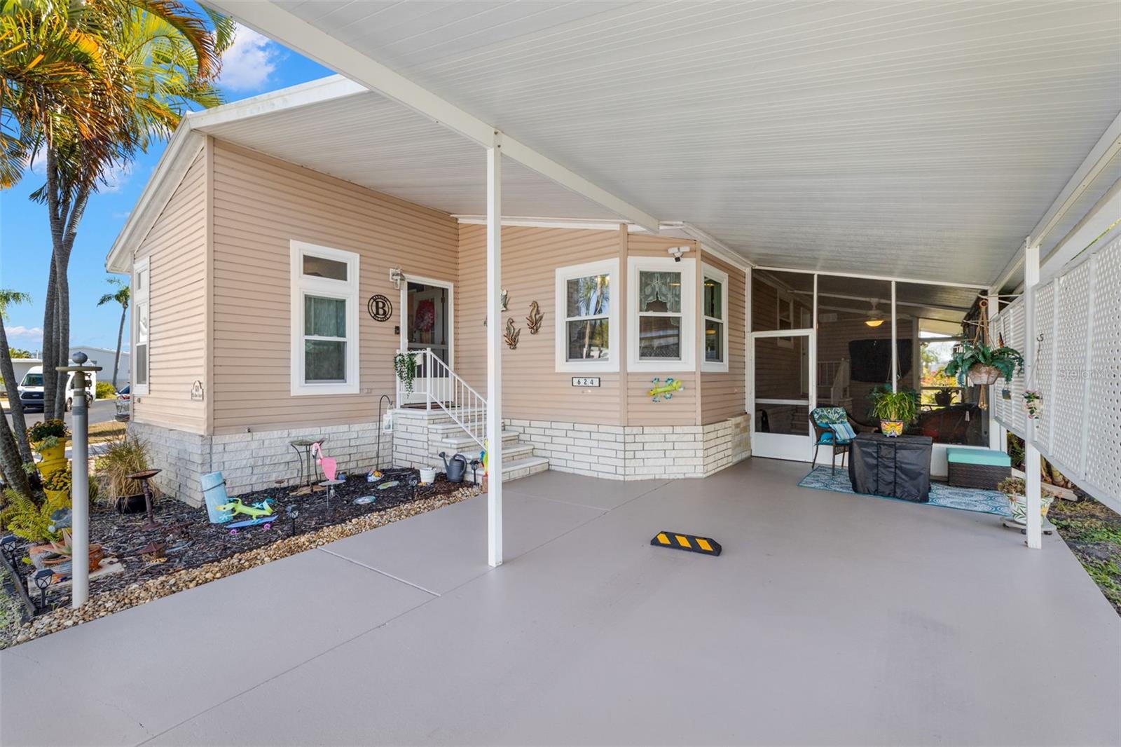 624 MOUNT PINEY AVENUE NE 703