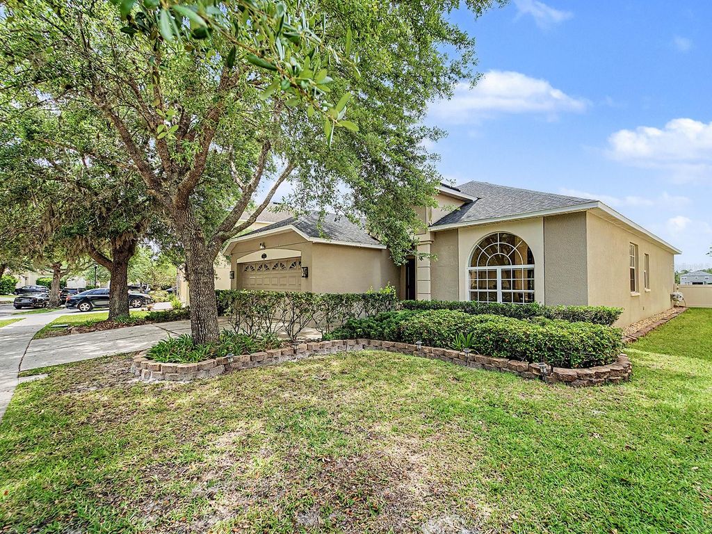 Photo of 10905 Ancient Futures Drive, Tampa, FL 33647 (MLS # TB8499502)
