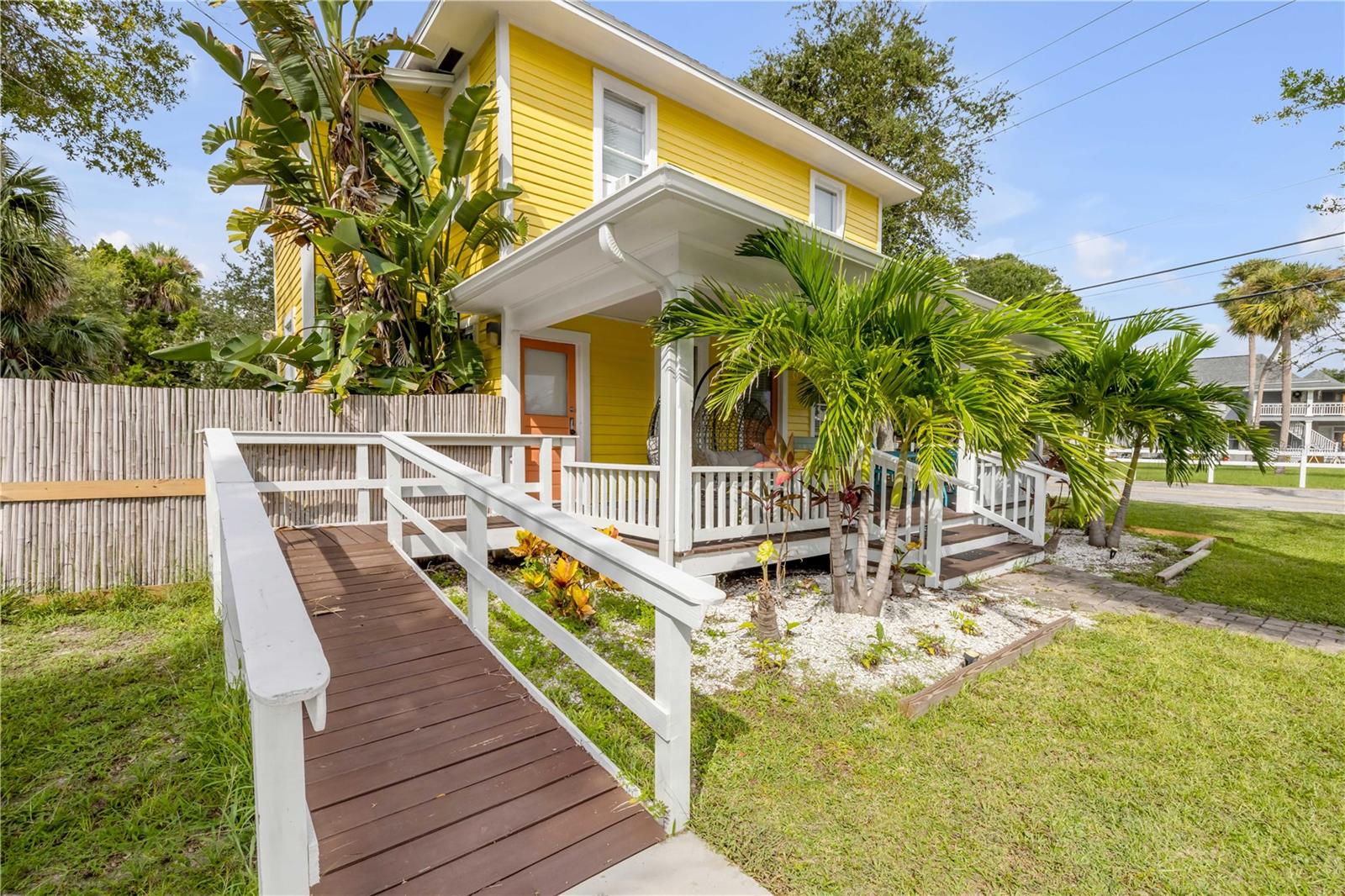200 LIVE OAK STREET