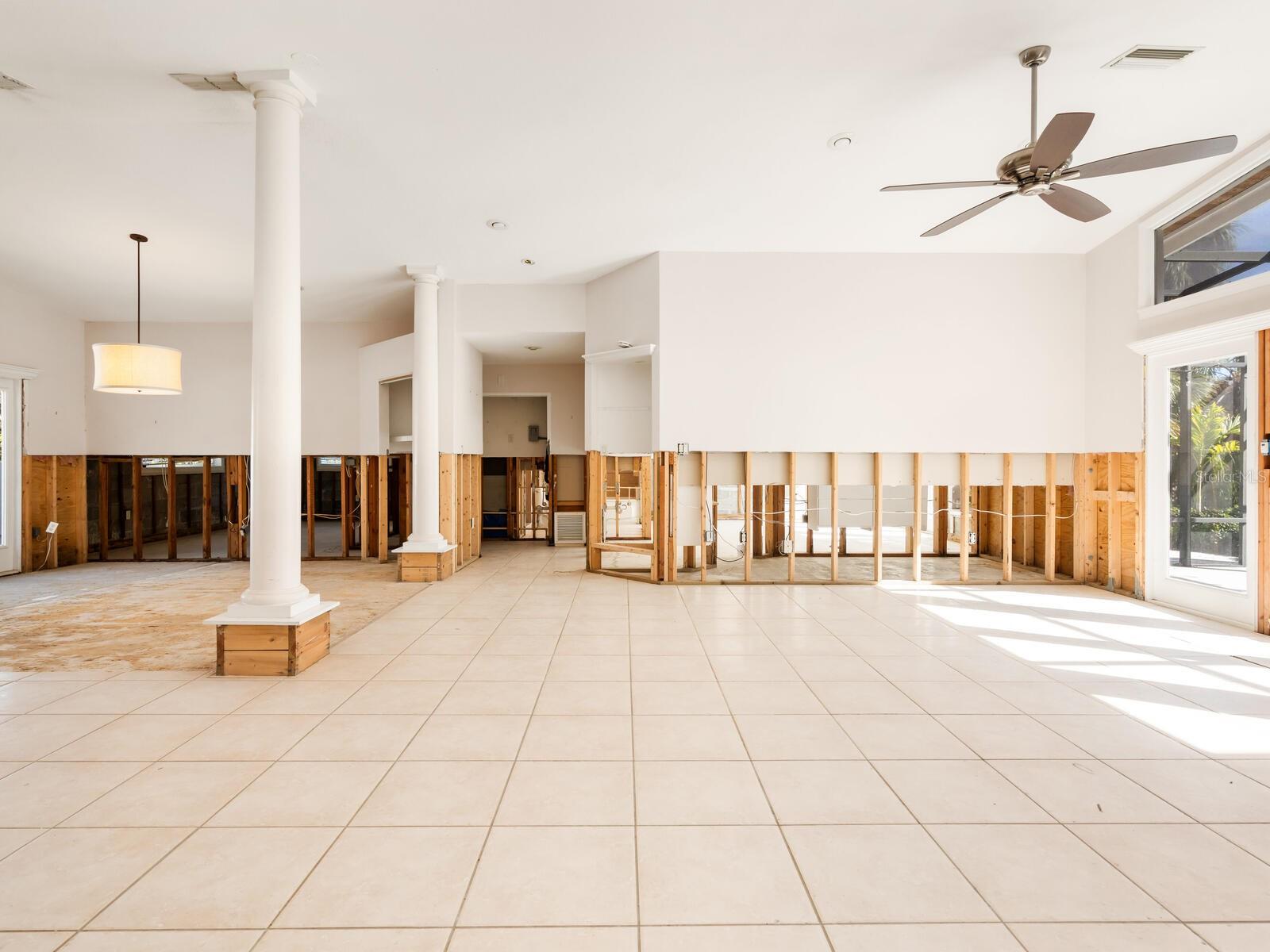 ROYAL PALM HARBOR - Land