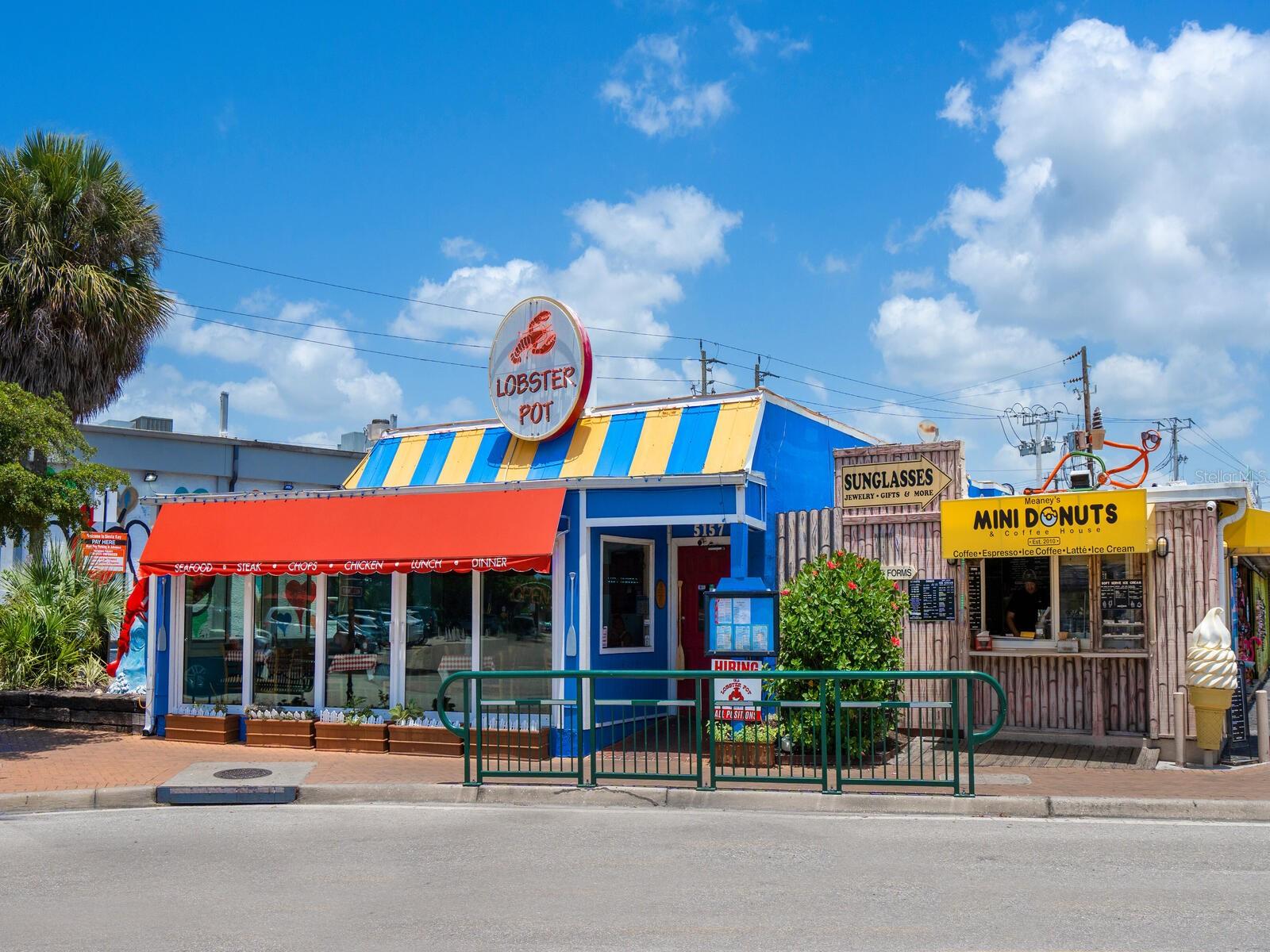 ROYAL PALM HARBOR - Land