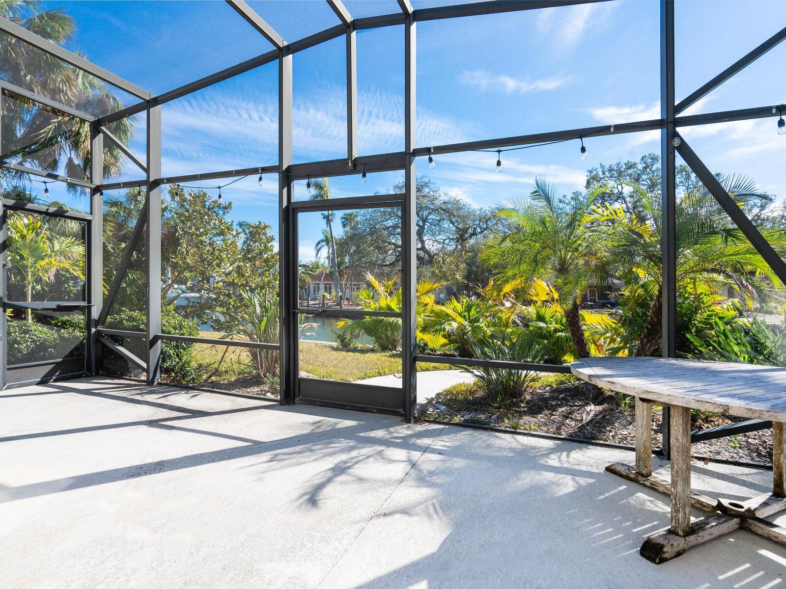 ROYAL PALM HARBOR - Land