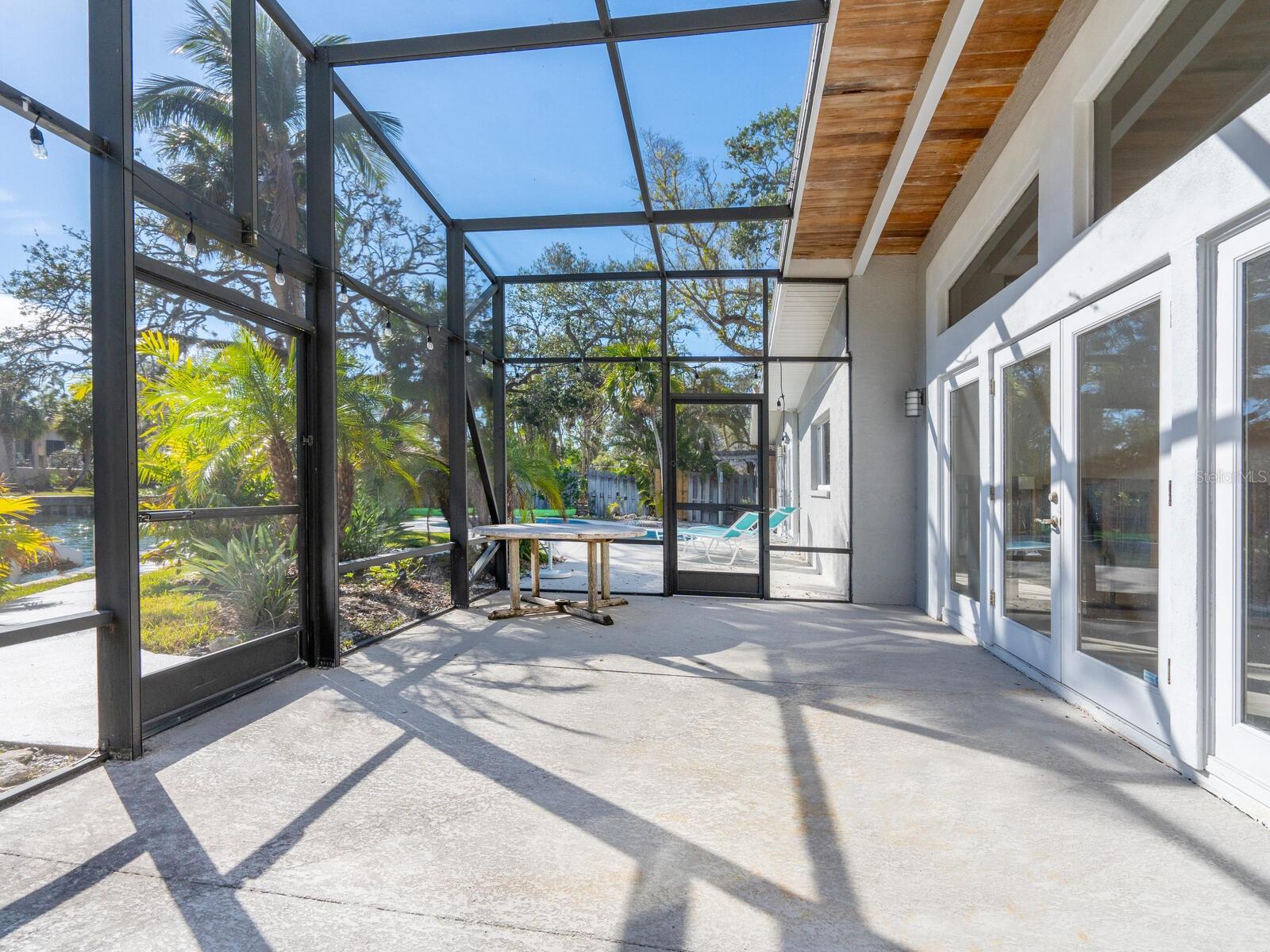 ROYAL PALM HARBOR - Land