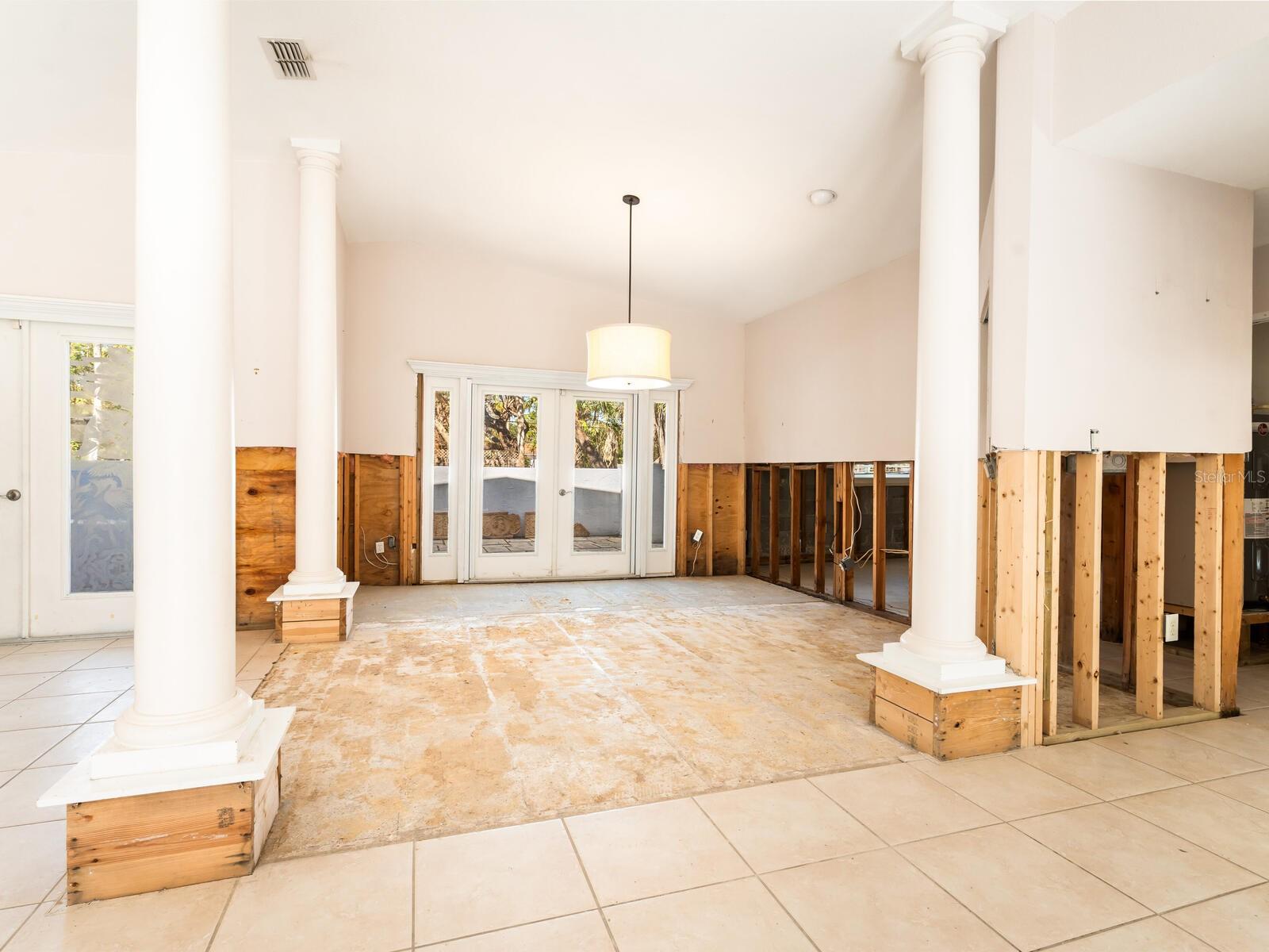 ROYAL PALM HARBOR - Land