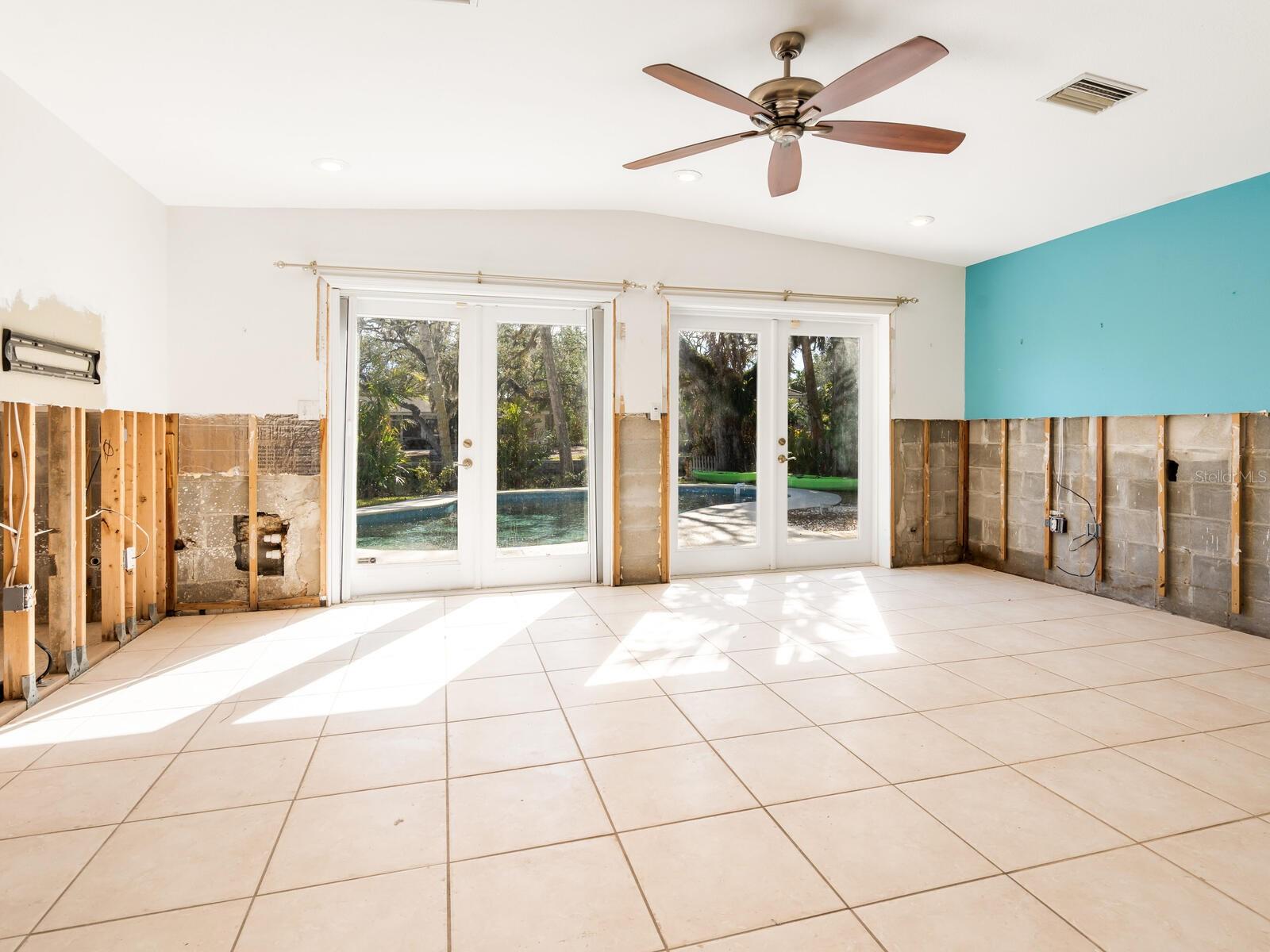 ROYAL PALM HARBOR - Land