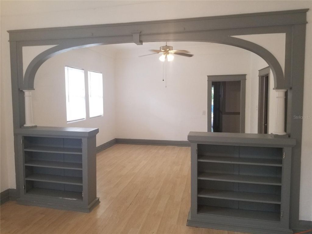 Photo of 2107 W Chestnut Street, Tampa, FL 33607 (MLS # TB8499617)