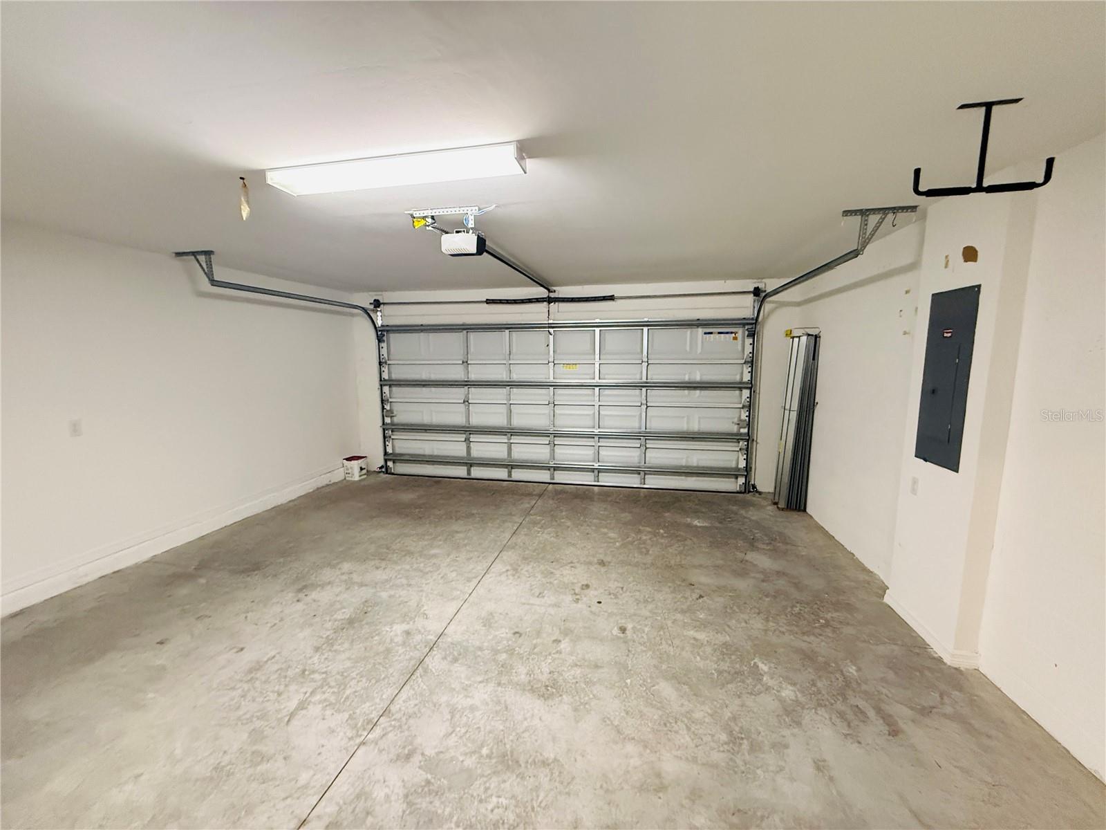 CRANE LANDING - Residential Lease