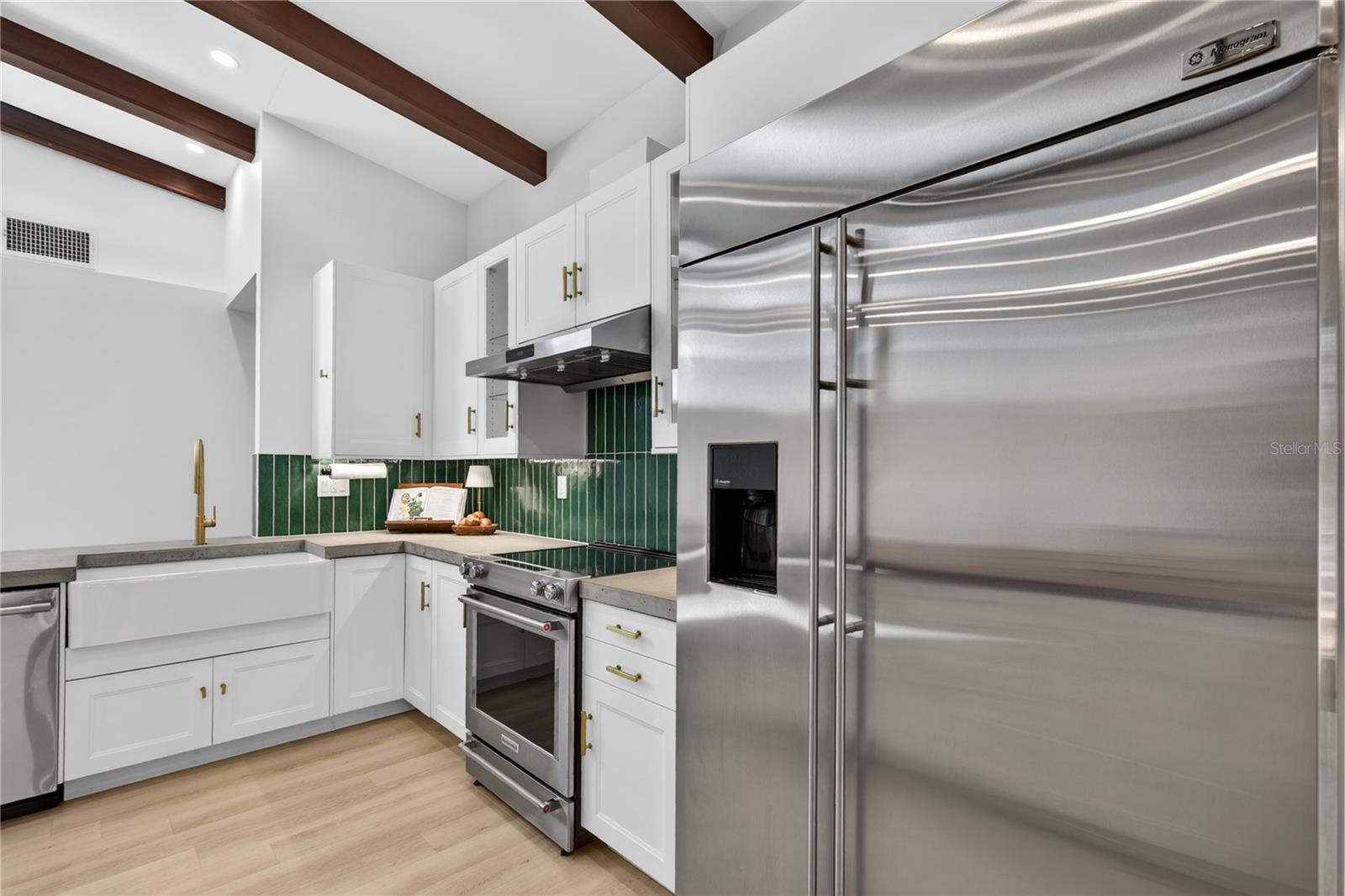 TAVARES LAKEWOOD PARK - Residential