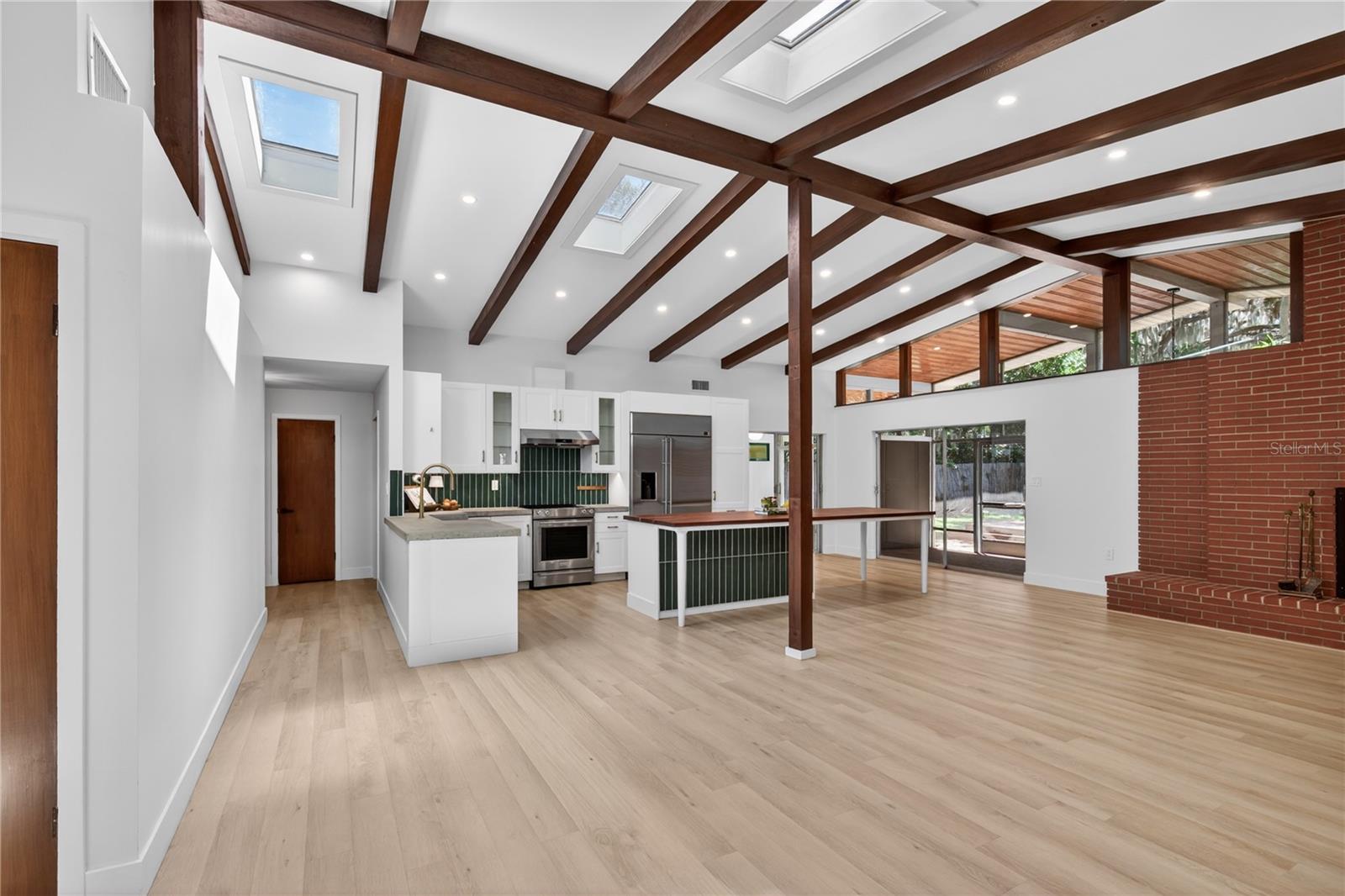 TAVARES LAKEWOOD PARK - Residential