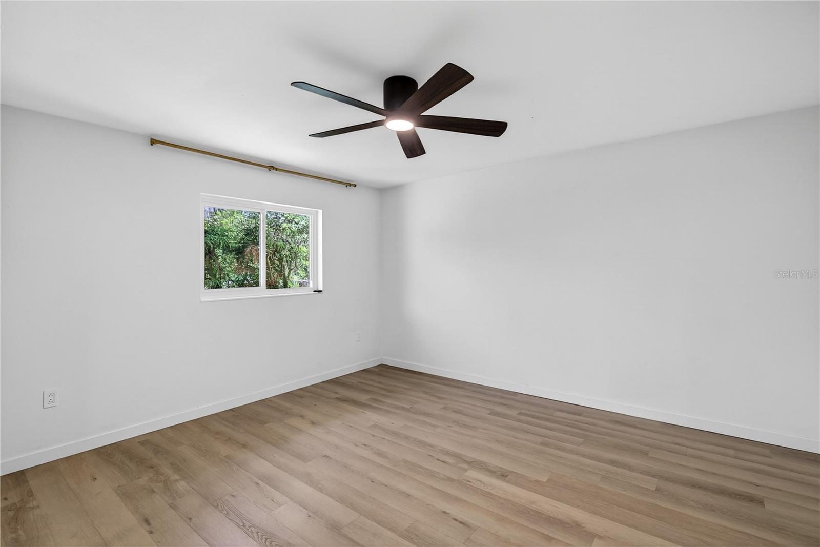 TAVARES LAKEWOOD PARK - Residential