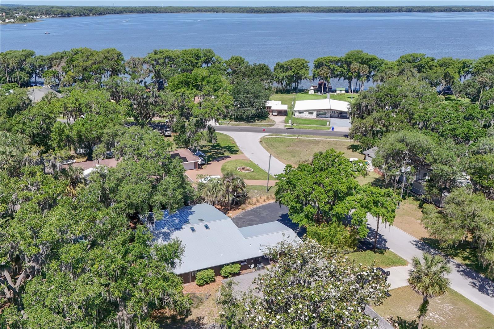 TAVARES LAKEWOOD PARK - Residential