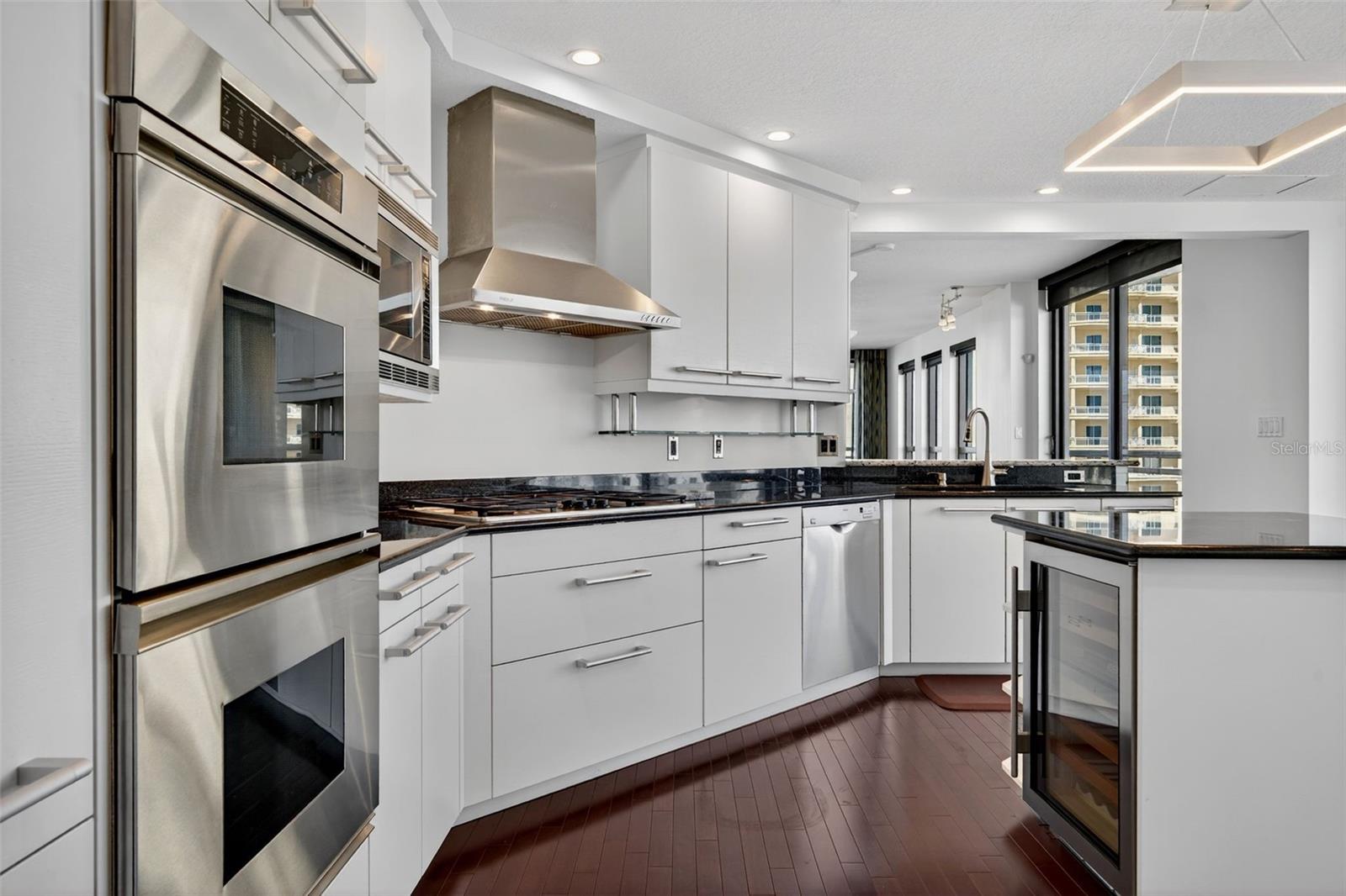 THE SAVOY ON PALM - Residential