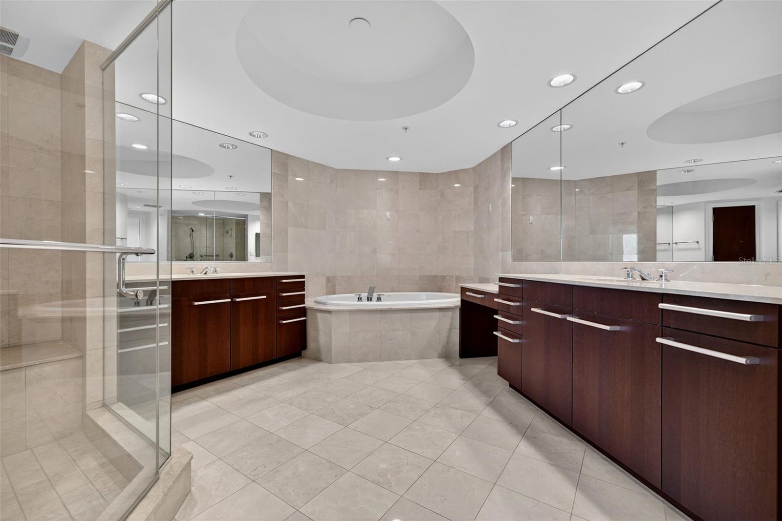 THE SAVOY ON PALM - Residential