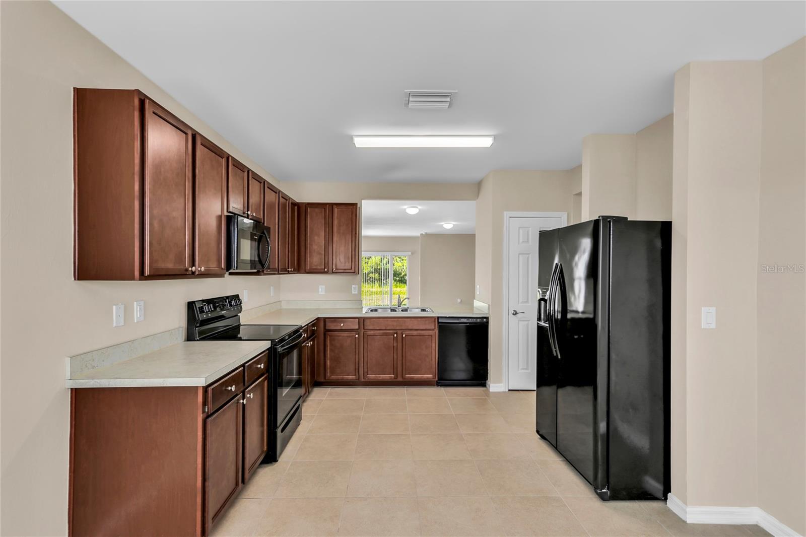 TOWN LAKES PH 4 - Residential Lease