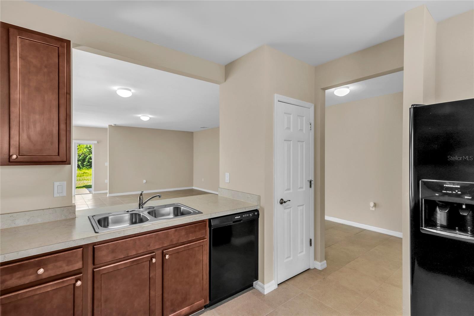 TOWN LAKES PH 4 - Residential Lease